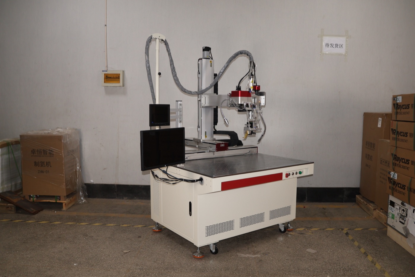 Enclosed galvanometer laser welding platform