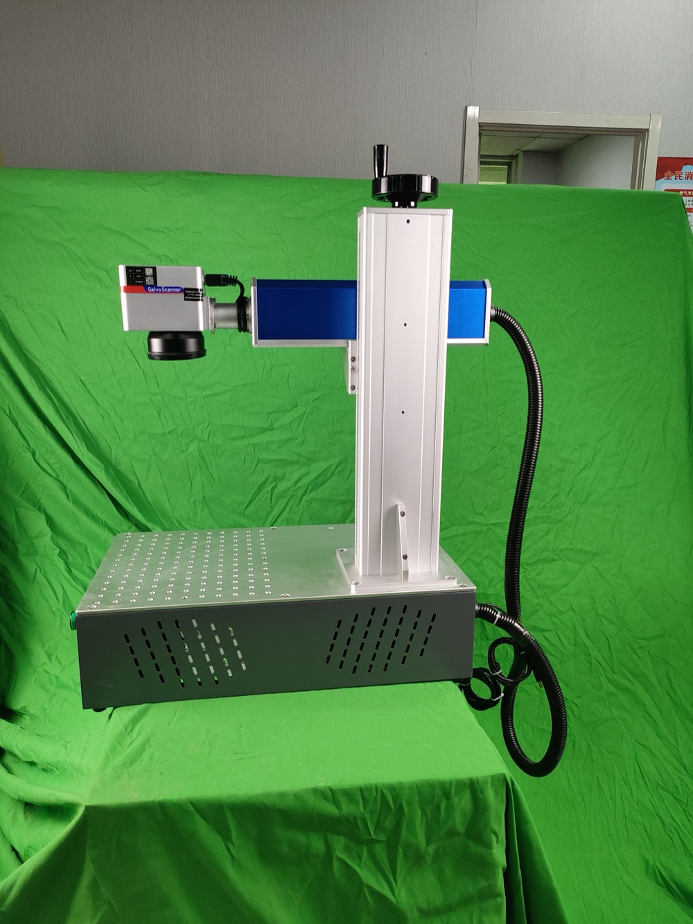 Desktop fiber laser marking machine
