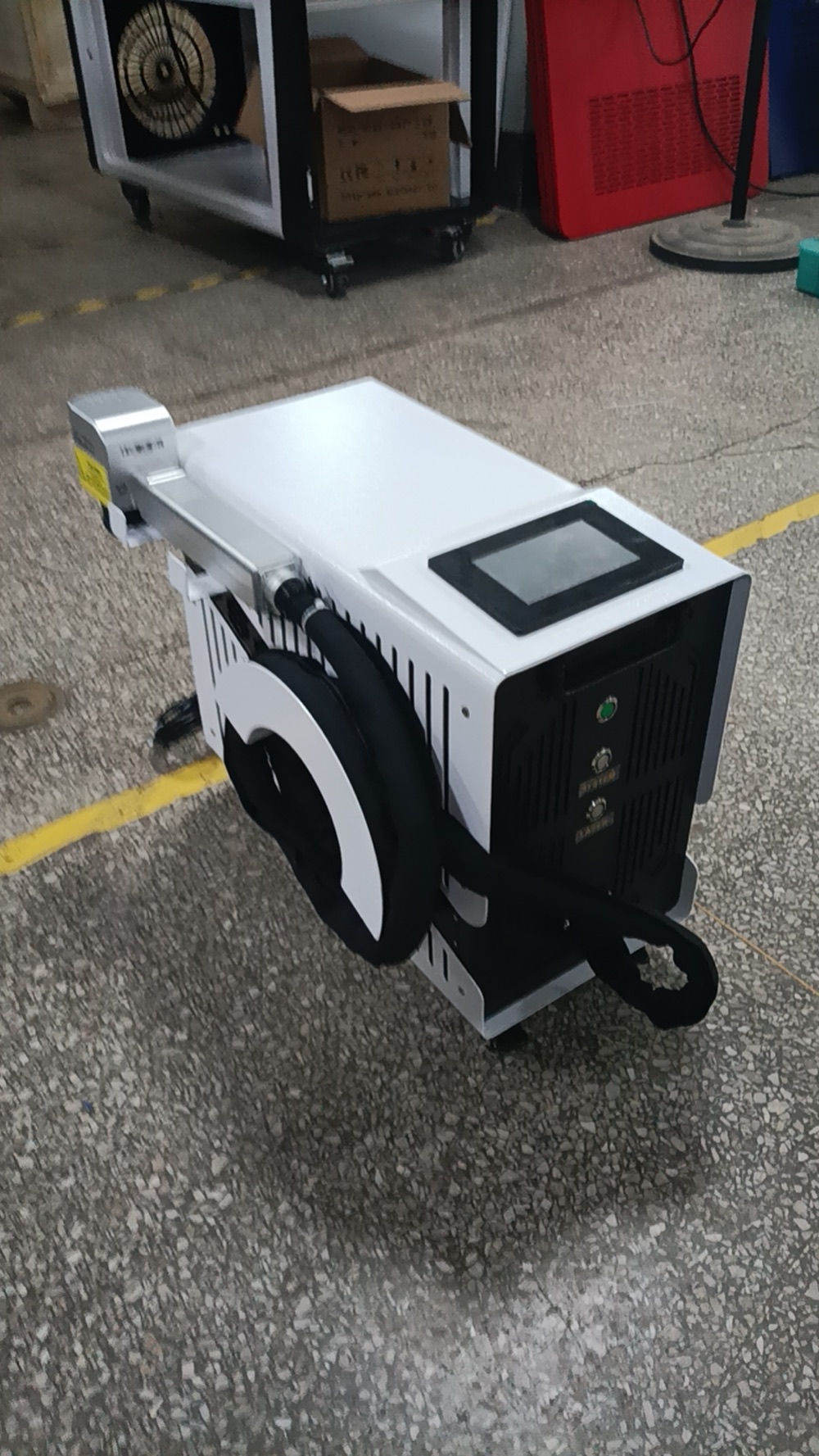 Pulse laser cleaning cabinet